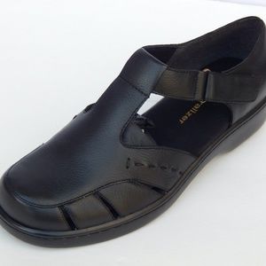 NATURALIZER MALLORY FLATS GENUINE LEATHER 8.5 M NEW